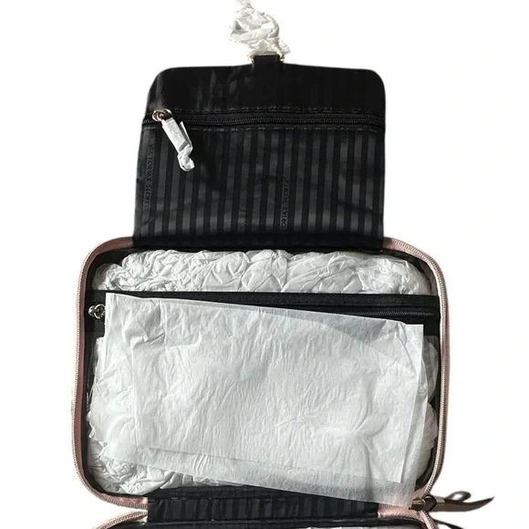 Victoria’s Secret Blush Pink Makeup Toiletries Bag Embossed Lizard Textured NEW - Picture 6 of 10